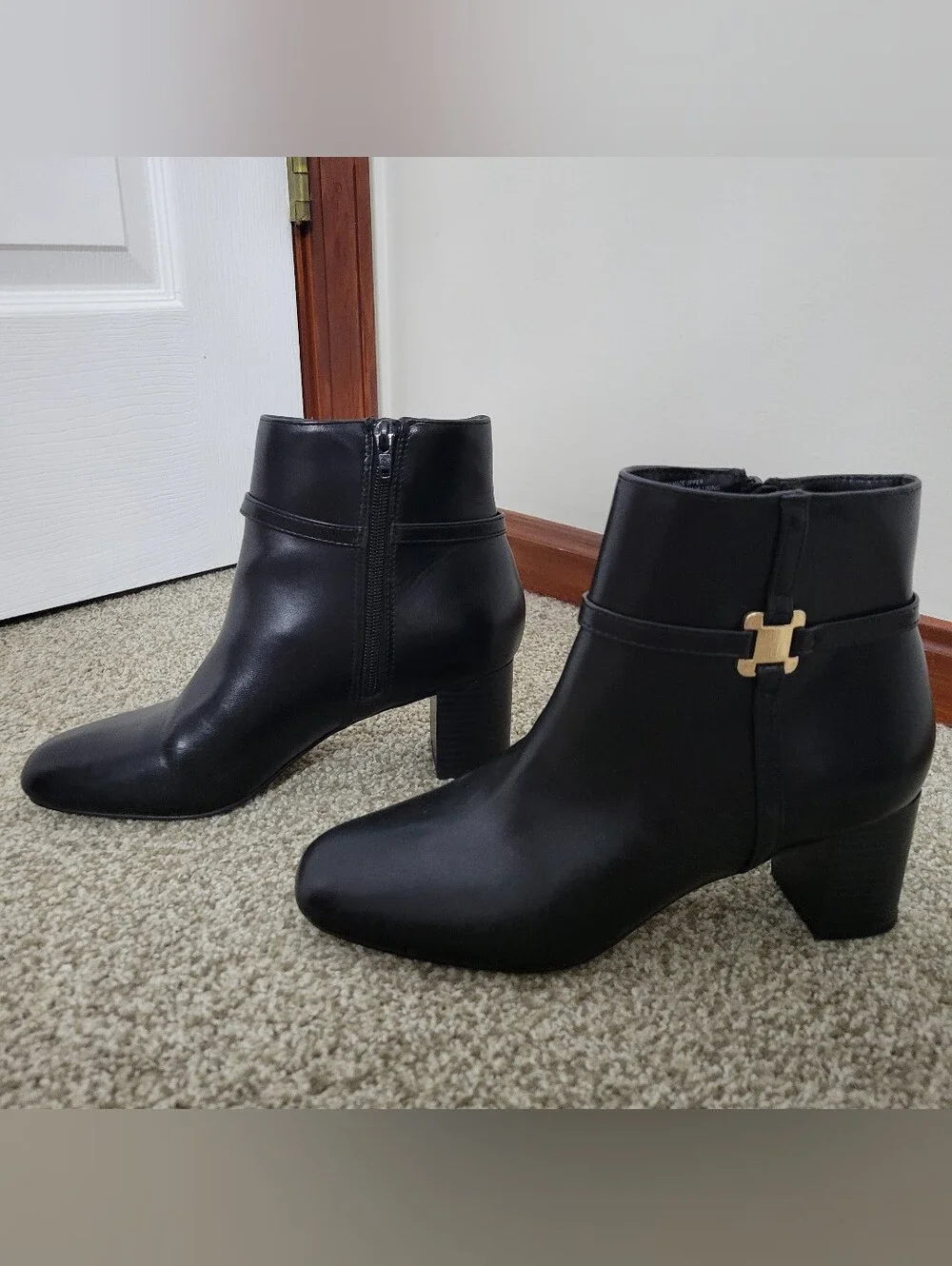 Ann Taylor Factory Women's Black Faux Leather Ankle Boots w/ Block Heel, Sz 8